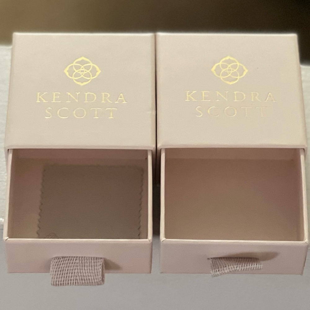 2 Kendra Scott Jewelry Storage Boxes w/ cleaning wipe